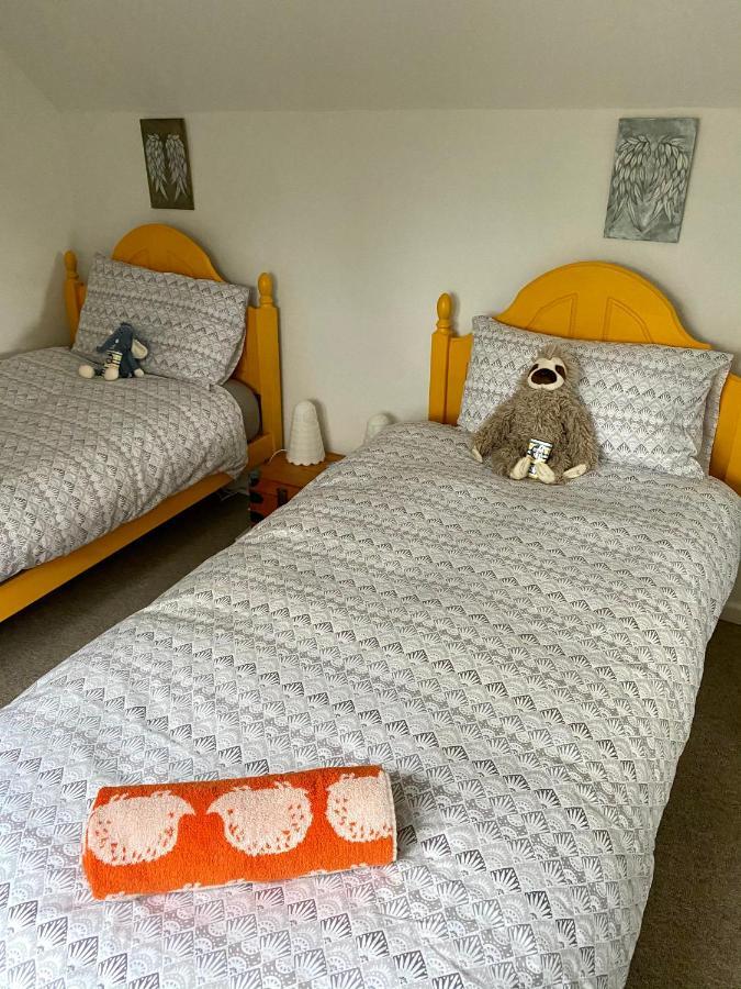 Holly Tree Cottage - 3 Bedrooms And Large Garden With Optional Glamping Double Outside Lymington Exterior foto